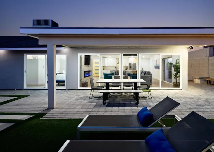 Desert Daze - Pool Heat Available - Fire Pit & Canal Access Scottsdale