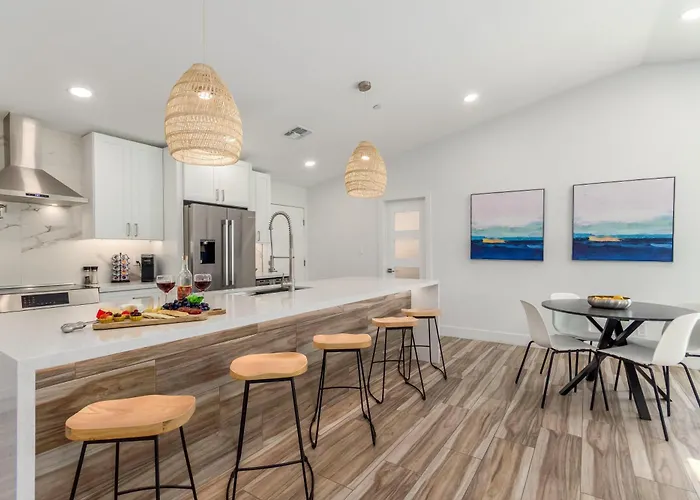 Desert Daze - Pool Heat Available - Fire Pit & Canal Access Holiday home Scottsdale