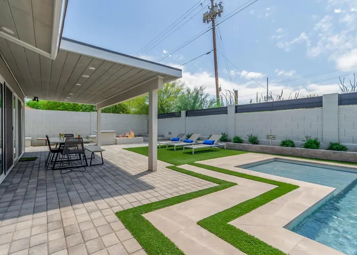Holiday home Desert Daze - Pool Heat Available - Fire Pit & Canal Access