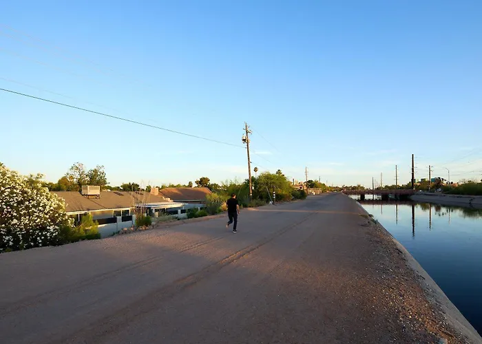 Desert Daze - Pool Heat Available - Fire Pit & Canal Access