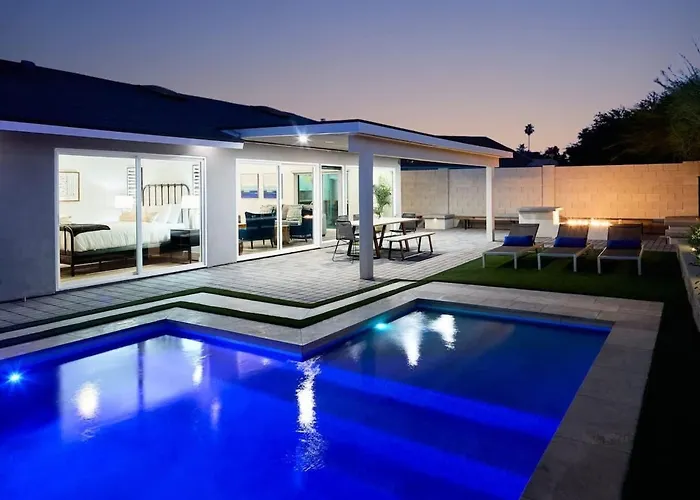 Desert Daze - Pool Heat Available - Fire Pit & Canal Access Holiday home